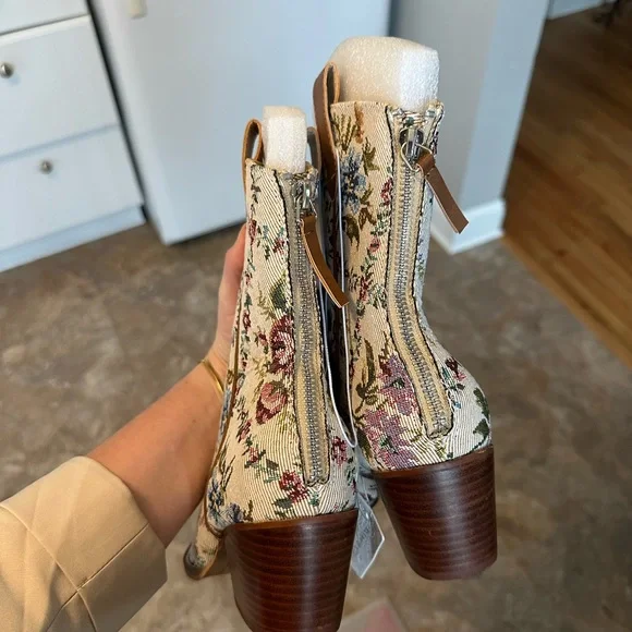 NWT Altar’d State Demi Floral Tapestry Boots - Picture 6 of 7